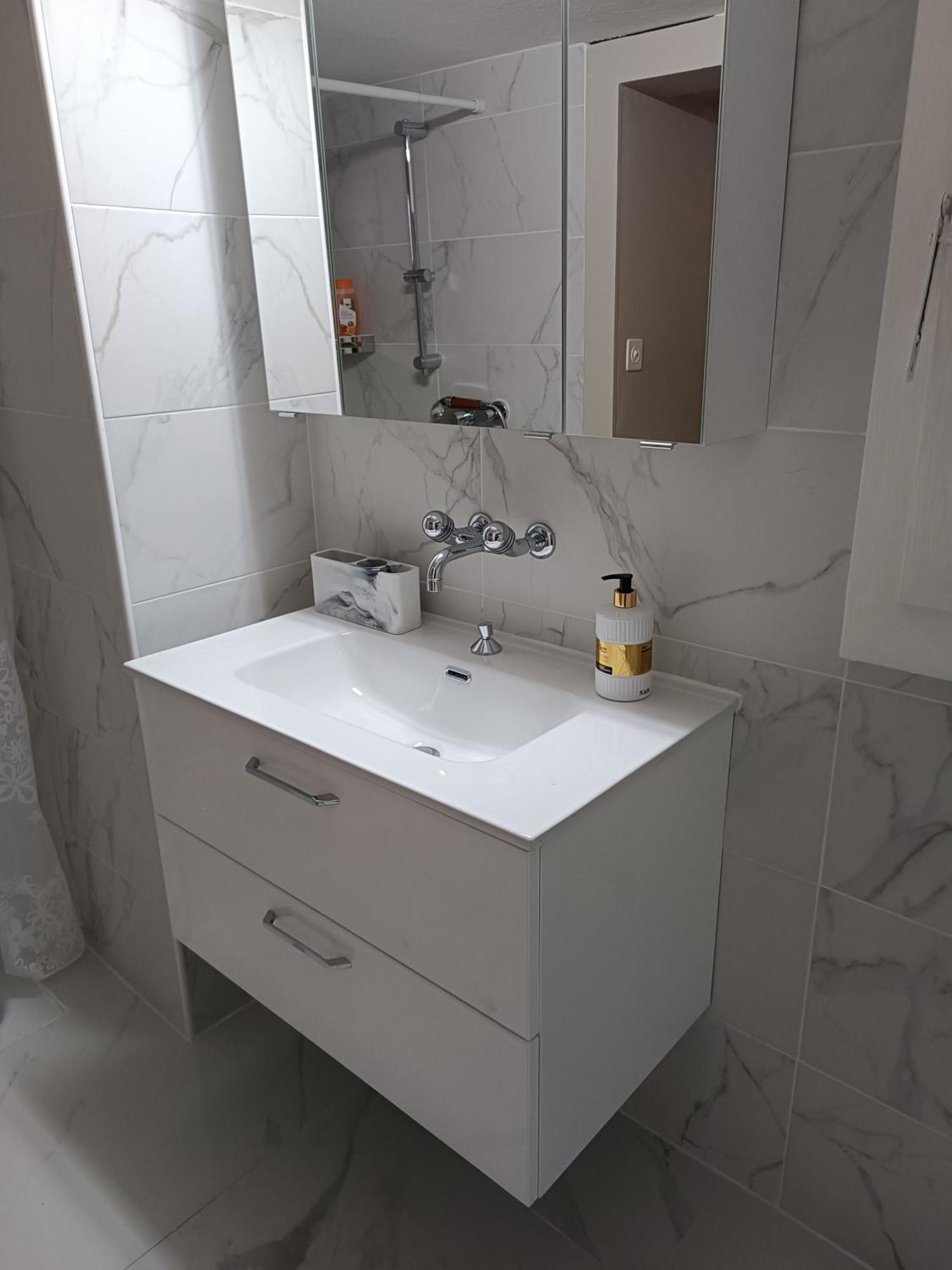 Jolie Apartment *